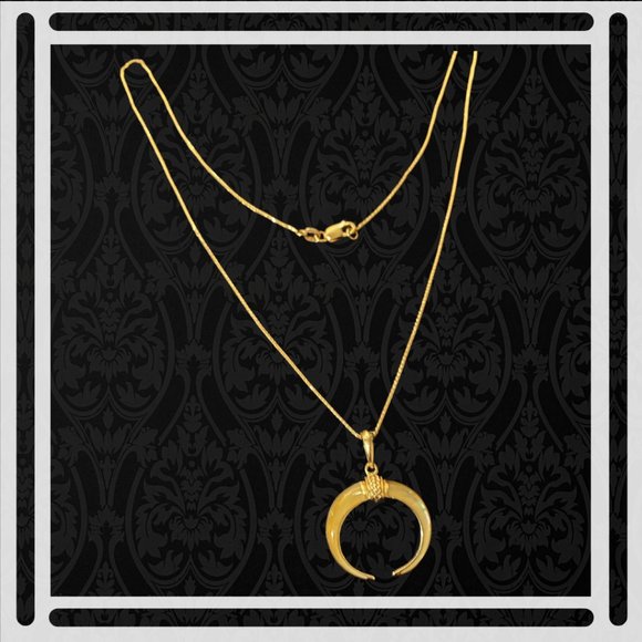 Na Hoku Boar Tusk 14K Gold Mother Of Pearl Pendant